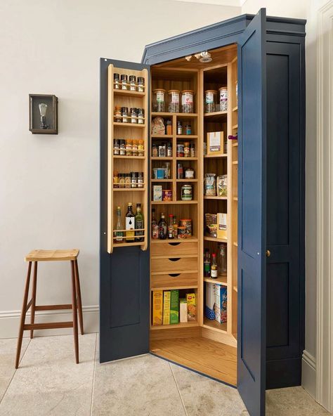 Front Products|Home & Kitchen on Instagram: “What do you think about this corner pantry?😱⠀⠀⠀⠀⁠ ⠀⠀⁠ Beautiful to look at and practical to use, this free-standing larder from…” Kitchen Standing Cabinet, Free Standing Kitchen Cabinets, Kitchen Larder, Storage Solutions Closet, Corner Pantry, Pantry Shelving, Kitchen Pantry Storage, Kitchen Pantry Design, Kitchen Stand