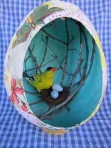 Paper Mache Art Projects, Diy With Kids, Recycled Artwork, Paper Mache Projects, Hantverk Diy, Folding Origami, Paper Mache Sculpture, Paper Mache Art, Paper Mache Crafts