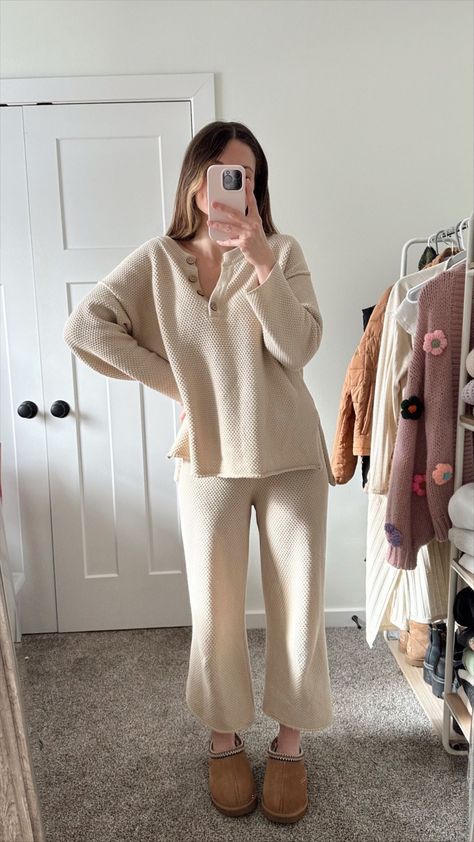 Hailee Sweater Set curated on LTK Style Inspiration Minimalist, Minimalist Accessories, Jeans Fabric, Stretchy Pants, Style Minimalist, Sweater Set, College Outfits, Dope Outfits, Dream Wardrobe