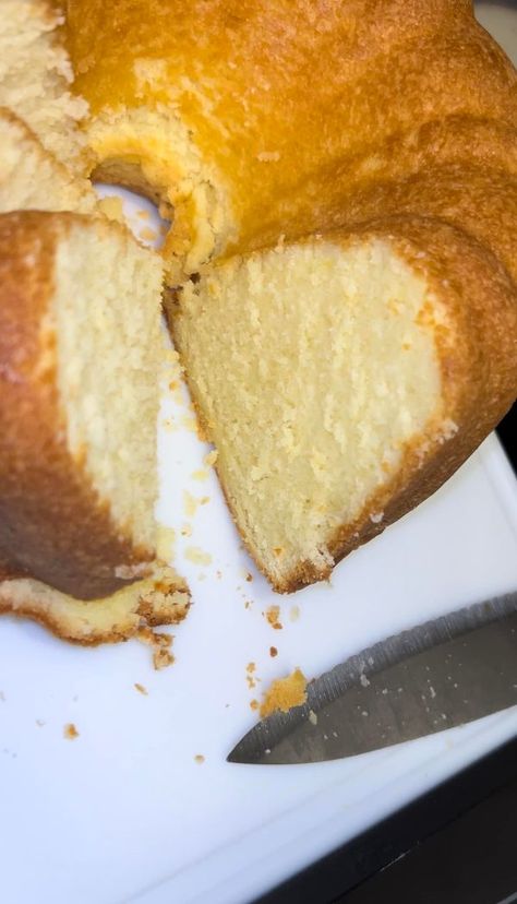 Black Peoples Pound Cakes | Southern butter pound cake | Facebook Butter Pound Cake, Pound Cakes, Pound Cake Recipes, Looks Yummy, Baking Ideas, Pound Cake, Banana Bread, Cake Recipes, Butter