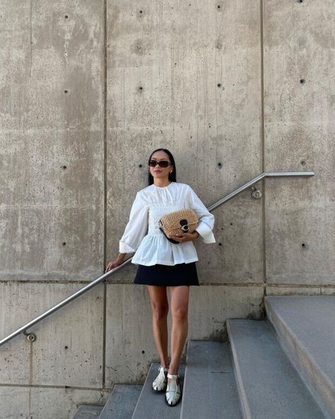 White Mini Skirt Outfit, White Outfit Ideas, White Cropped Sweater, White Summer Outfits, Perfect Summer Outfit, White Mini Skirt, All White Outfit, Miniskirt Outfits, White Outfit