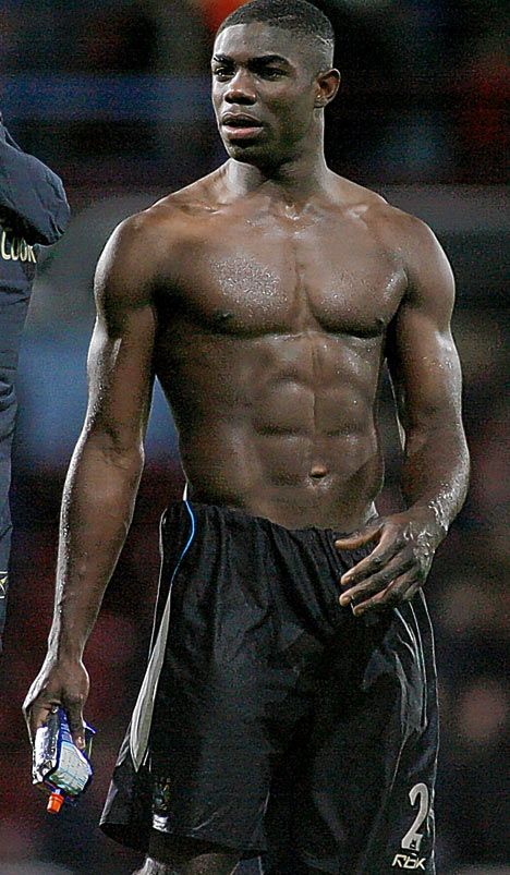 Man City Micha Richards Micah Richards, Jose Reyes, England Football Players, Killer Abs, Premier League Champions, England Football, Soccer Skills, Football Pictures, Male Physique