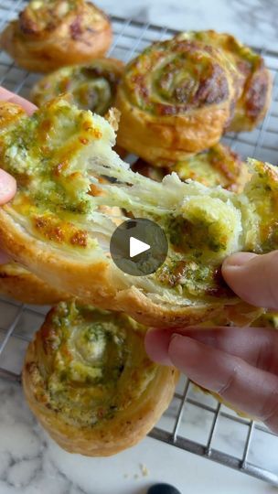 124K views · 7.1K reactions | The easiest appetizer: Puff pastry with cream cheese, pesto and mozzarella🤤 Crispy and buttery snack! Go get the easy recipe on my blog - link in bio #snack #appetizer #butterdejssnegle | Frederikke Wærens - Food & Cake inspiration Party Food Videos, Puff Pastry With Cream Cheese, Appetizer Puff Pastry, Pesto And Mozzarella, Phyllo Recipes, Oven Food, Savoury Bakes, Pesto Cheese, Recipe Hacks