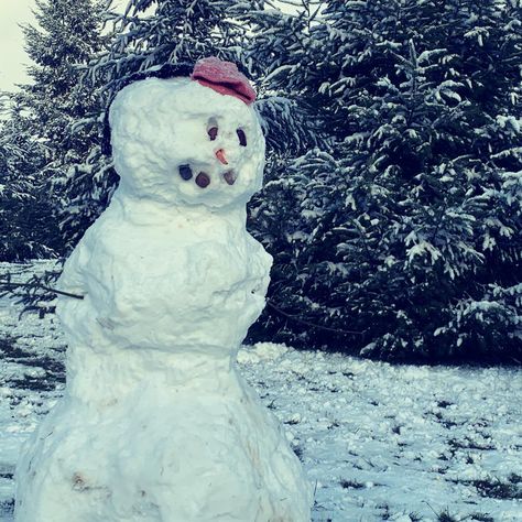 #winter #winteraesthetic #snowman #childhood #nostalgia Winter Nostalgia, Childhood Christmas, Winter Nostalgia Aesthetic, Christmas Nostalgia 2000s, Nostalgia Christmas 2000s, Childhood Winter Aesthetic, Christmas Elementary School Nostalgia, Christmas Nostalgia, Childhood Aesthetic