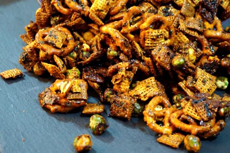 Furikake Chex Mix | Japanese Cooking Recipes, Ingredients, Cookware Japanese Chex Mix Recipe, Furikake Chex Mix Recipes, Chex Mix Recipes, American Dishes, Mix Recipes, Snacks To Make, Chex Mix, Japanese Cooking, Super Easy Recipes