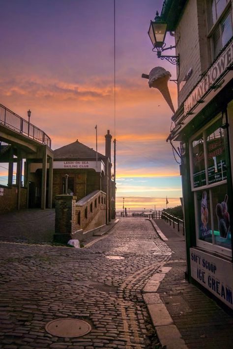 Old Leigh - November morning. So beautiful. November Morning, Local Photography, Essex England, Leigh On Sea, Cafe Branding, Brighton Uk, Seaside Towns, Sunset Pictures, Coastal Towns