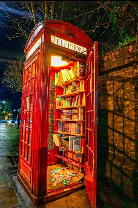 Book Area, Book Carts, Red Phone Booth, Red Telephone Box, Mini Library, Library Bookcase, Telephone Box, Pinterest Diy Crafts, Phone Box