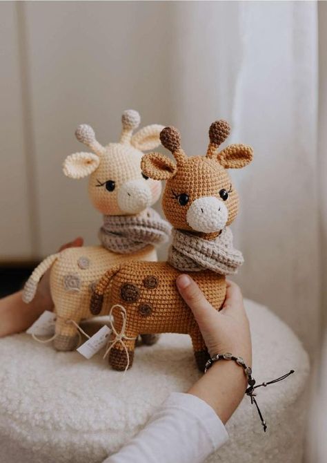 Amigurumi Giraffe Free Pattern, Crochet Mini Amigurumi, Giraffe Craft, Giraffe Crochet Pattern, Giraffe Crafts, Crochet Giraffe Pattern, Crochet Baby Costumes, Amigurumi Giraffe, Crochet Giraffe