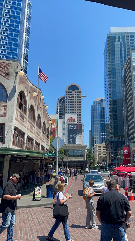 #pikeplacemarket #seattle #america #streetphotography american style #architecture #sightseeing #tourism Hilton Hotels, Pike Place Market, Pike Place, States In America, American Brand, Stock Exchange, Holiday Inn, Classic American, American History