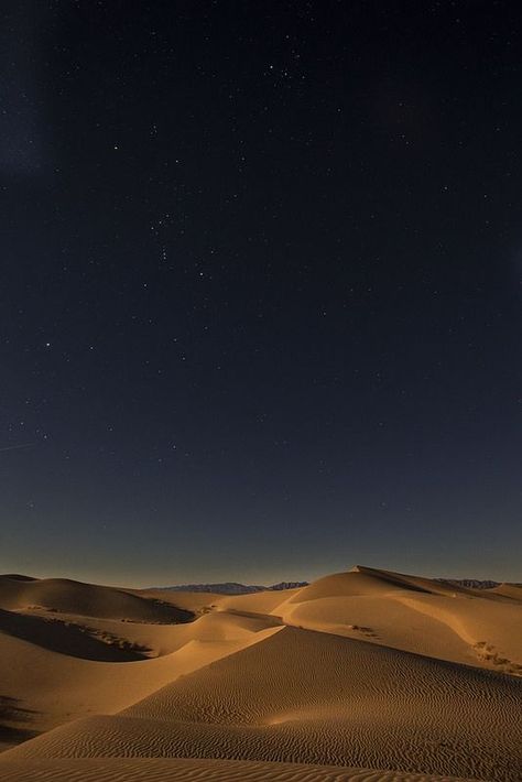 #landscape #aesthetic #view #feed Dramatic Photography, Desert Aesthetic, Winter Bucket List, Arabian Night, Desert Life, Mojave Desert, Explore Travel, The Night Sky, Cadiz