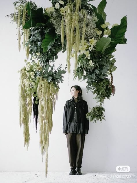 Altar Florals, Deco Spa, Arreglos Ikebana, Wedding Altar, Plant Installation, Flower Installation, Hanging Flowers, Organic Modern Decor, Favourite Colour