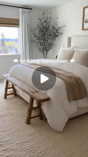 Kayla Clark on Instagram: "☁️ Bedding Breakdown ☁️

💬comment SHOP for links to all bedding items!
•
•
•
#bedding #beddingsets #beddingstyle #sheets #bedroomdecor #beddingdetails #bedroominspo #bedroom" Simple Pillows On King Bed, Bed With Quilt And Duvet, Brooklinen Bedding Ideas, Making Bed Aesthetic, How To Style A Bed, Pillow Set Up On Bed, Bedding Tutorial, Bed Cushions Arrangement, Bed Spread Ideas