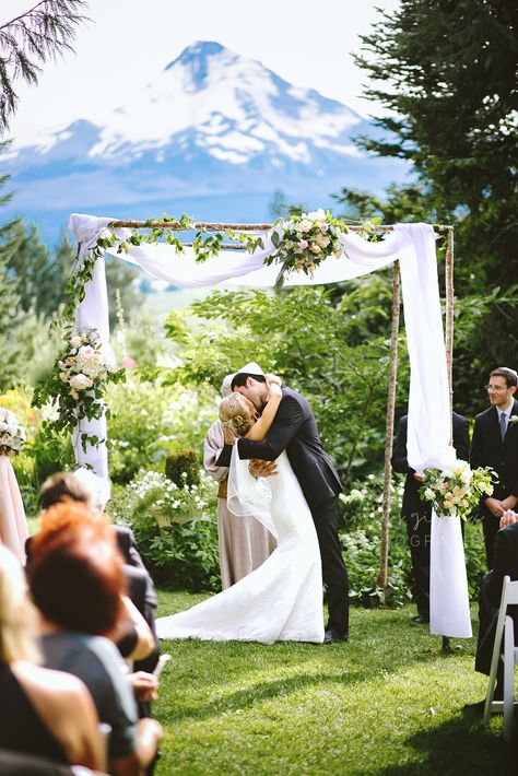 Mt Hood Wedding, Mt Hood Organic Farms Wedding, The Orchard Hood River Wedding, Crook Point Oregon Wedding, Mount Hope Farm Wedding Cove Cabin, Wedding Jewish, Oregon Wedding Photography, Alter Ideas, Wedding Alter