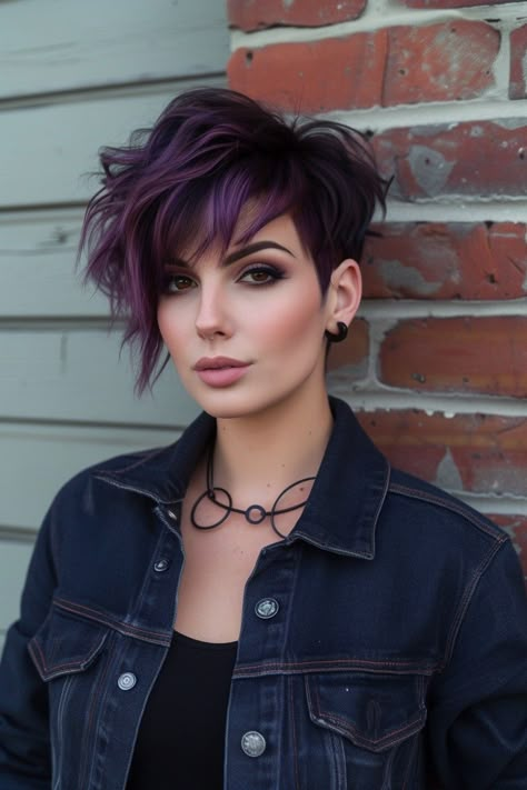 Pixie Purple Hair, Plum Short Hair, Purple Pixie Hair, Pixie Hair Color Ideas, Midnight Purple Hair, Balayage Pixie, Purple Short Hair, Purple Hair Ideas, Short Purple Hair