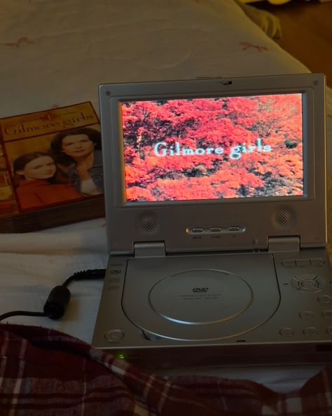 Portable Dvd Player Aesthetic, Y2k Tech, No Phone, Physical Media, Old Tech, Cute Camera, Old Technology, Portable Dvd Player, Retro Tech