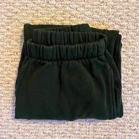 Brandy Melville Sweatpants, Rosa Sweatpants, Dark Green Pants, Green Sweatpants, Green Pants, Low Waisted, Brandy Melville, Track Pants, Dark Green