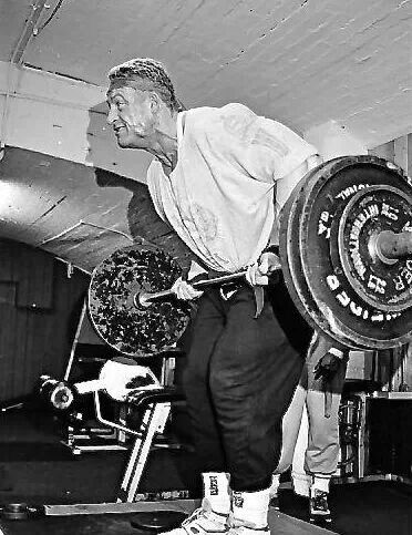 Dorian Yates Dorian Yates Training, Old Bodybuilder, Aesthetics Bodybuilding, Dorian Yates, Bodybuilding Pictures, Stomach Muscles, Gym Art, Abs Women, Trening Fitness