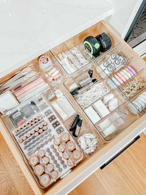 How To Organize A Junk Drawer | Gracefully Glam Kitchen Junk Drawer Organization, Craft Drawer Organization, Junk Drawer Organization, Small Spaces Storage, Storage Aesthetic, Kitchen Junk Drawer, Smart Storage Ideas, Organize Bathroom, Office Drawer Organization