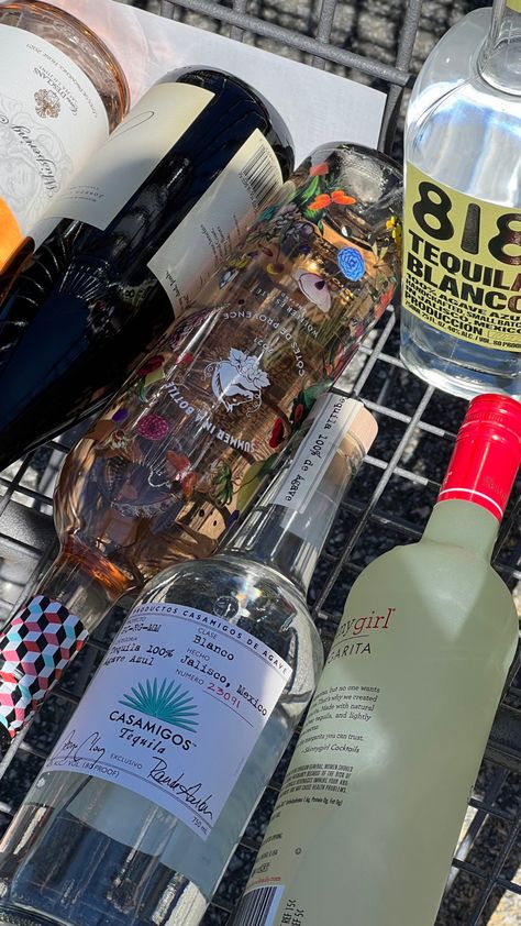 Rose. Tequila. 818. 818 tequila. Casa migos. Girls night. Drinks. Wine. Margaritas Casa Migos Bottle, Tequila Bottle Aesthetic, Casamigos Tequila Drinks, Casa Migos, Brand Ads, Girls Night Drinks, 818 Tequila, Bday Gifts, Tequila Drinks