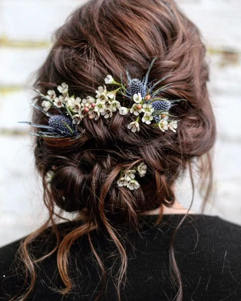 Bridal Boho Hair Updo, Funky Wedding Hair, Boho Bride Updo Hairstyles, Wild Wedding Hair, Bohemian Wedding Updo, Boho Bridal Updo With Veil, Boho Wedding Hairstyles Updo, Wedding Hair Braid With Flowers, Boho Bridal Hair Brunette