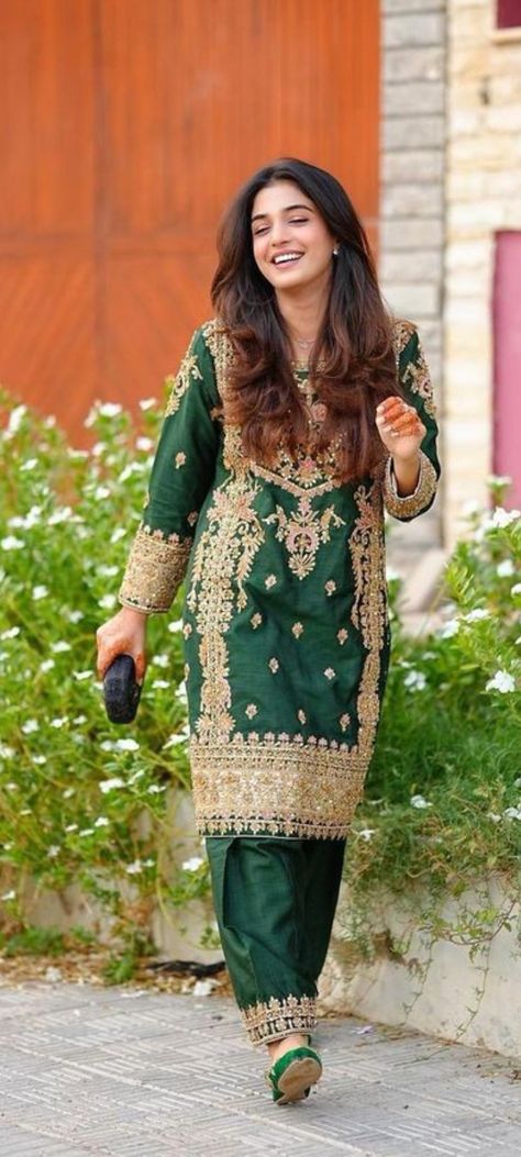 Laiba Khan, Denim Refashion, New Kurti, Urdu Novel, Post Photo, Celebrity Fashion Looks, Kurti Set, Hijabi Fashion Casual, Patiala Salwar