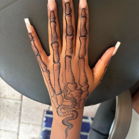 🎃✨ 25% OFF SALE - ONE DAY ONLY! ✨🎃 Hey boo! 👻 Ready to get spooky? We’re offering 25% off our custom skeleton hand henna designs this Tuesday, October 29th, from 10 AM to 6 PM in the Miami/Broward area! 🖤 Normally $40, now just $30 for a limited time! 💀 🖤 Appointments only — limited slots available, so make sure to book your spot before they’re gone! 👉 DM @henna4us or contact 786-451-1050 to reserve your appointment. A $5 deposit will secure your spot, and the location will be given once t... Skeleton Hand Henna, Skeleton Henna, Hand Henna Designs, Tattoo Designs Hand, Heena Design, Henna Tattoo Designs Hand, Hey Boo, Skeleton Hand, Skeleton Hands