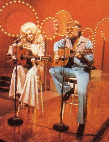 Dolly Parton and Kenny Rogers  http://abcnews.go.com/GMA/video/kenny-rogers-dolly-parton-reunite-duet-20287552 Dolly Parton Kenny Rogers, Dolly Parton Pictures, Islands In The Stream, Kenny Rogers, Christmas Albums, Country Music Stars, Country Music Singers, Country Stars, Hello Dolly