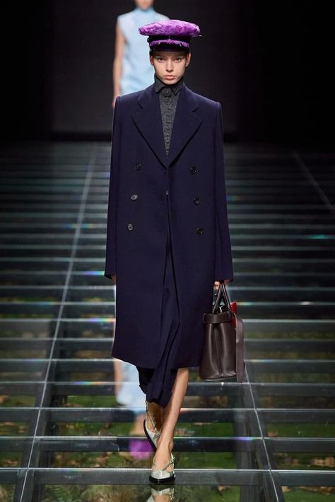 Prada Runway, Fall Winter Fashion Trends, Faux Fur Fashion, Fashion Trends Winter, Milano Fashion Week, Fashion Hub, Fur Fashion, Fall 2024, Office Fashion