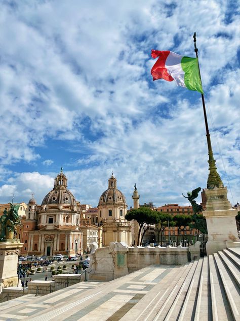 Italy Flag Aesthetic, Roma Travel, Flag Aesthetic, Italy Flag, Italy Rome, Dream Vacations, Sea Life, Travel Dreams, Rome