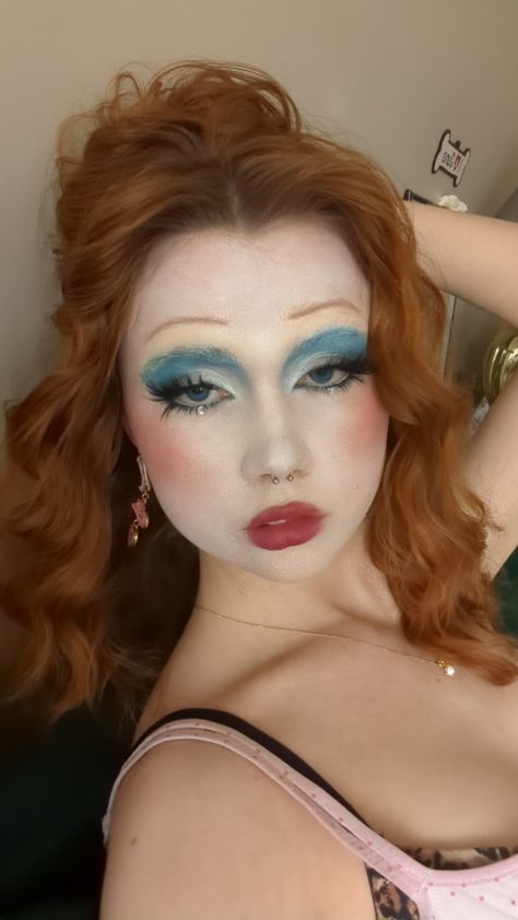 Chappel Roan Makeup My Kink Is Karma, Halloween Costumes 2024 Red Hair, Chappell Roan Mermaid Makeup, Chappelle Roan Makeup, Individual Costumes Halloween, Chappell Roan Kink Is My Karma Makeup, Leo Inspired Makeup, Chappell Roan Heart Makeup, Drag Queens Makeup