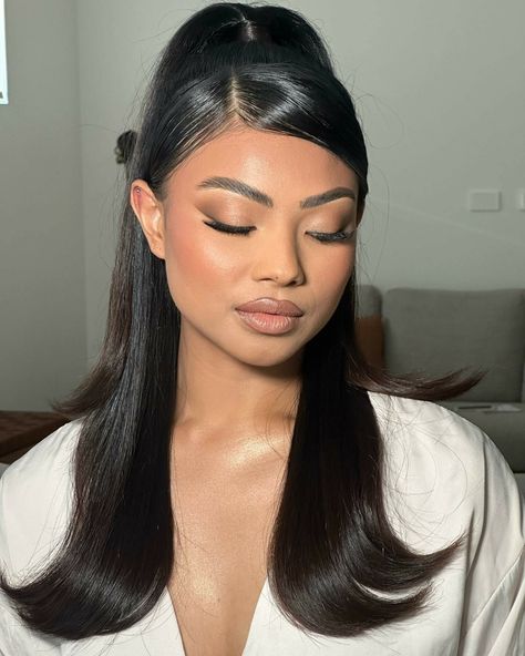 Flawless hair alert! 💫 Thank you @styling.by.mel for sharing this beauty Henna Day, Bratz Aesthetic Outfit, Hairstyle 2023, Quinceanera Makeup, Bridesmaid Hairstyle, Bratz Aesthetic, High Ponytail Hairstyles, Guest Hair, Birthday Hairstyles