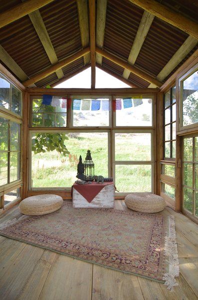 10 She Sheds That Put Man Caves to Shame - Photo 10 of 10 - Out in rural Oregon, a she shed was constructed almost entirely of old multi-pane windows that the owner was able to reuse from local construction projects. Since cross-ventilation was a priority, more than two-thirds of the windows can be opened. The wide-plank wood floors help continue to bring the outdoors in, and minimal interior furniture and finishes keep this space comfortable for meditation. Modern She Shed, Outdoor Meditation Space, She Shed Designs, Recycled Windows, Outdoor Meditation, Glass Cabin, Studio Shed, Meditation Corner, Meditation Rooms