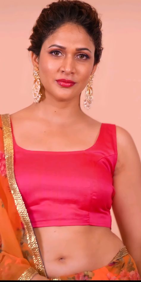 UHD HUNT on Twitter: "#uhdhunt #LavanyaTripathi… " Lavanya Tripathi Hd Images, Lavanya Tripathi, Indian Actress Hot Pics, Beautiful Smile Women, Hd Images, Hd Wallpapers, Saree, Actresses, Queen