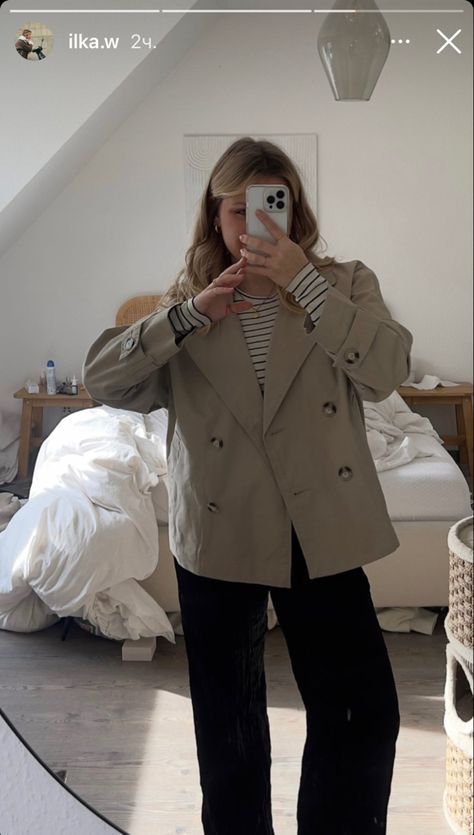 Short Tranche Coat Outfit, Short Beige Trench Coat Outfit, Short Beige Coat Outfit, Short Trench Coat Outfit, Beige Short Coat, Short Coat Outfit, Beige Coat Outfit, Beige Trench Coat Outfit, Short Trench Coat Women