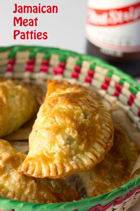 Duchess Ribeye Delight, Jamaican Meat Patties, Jamaican Meat Pies, Easy Empanadas Recipe, Meat Patties, Jamaican Beef Patties, Meat Pie Recipe, International Dishes, Hand Pie Recipes