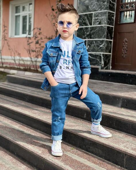 Boys Dressing Style, Mommy Son Outfits, Fashion Outfits Winter, Baby Boy Hairstyles, Kids Dress Boys, Childhood Pictures, Iranian Women Fashion