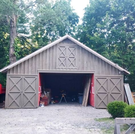 Shipping Container as Barn: An Inexpensive and Imaginative Reuse Shipping Container Barn, Shipping Container Workshop, Shipping Container Sheds, Shipping Container Storage, Shipping Container Cabin, Sea Containers, Barn Shop, Pole Buildings, Container Cabin