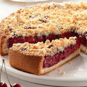 Mini Charlotte, Travel Chile, Cream Cheese Coffee Cake, Streusel Cake, Summer Cakes, Cherry Recipes, Plum Cake, Coffee Cake Recipes, Dessert Ingredients