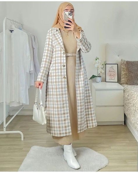 Trending Hijab Outfits, Hijab Fashion Design, Dress Hijab Outfit, Muslim Fashion Dress Modern, Muslimah Fashion Casual, Modest Winter Outfits, Moslem Fashion, Estilo Hijab, Stile Hijab