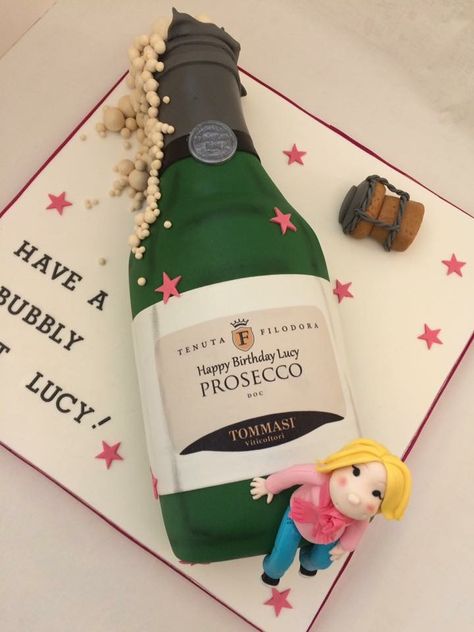 Hand carved Prosecco bottle shaped birthday cake! Prosecco Cake Design, Cake 60th Birthday, Carrot Cake Ideas, Prosecco Cake, Wine Bottle Cake, Shaped Birthday Cake, Cakes For Ladies, 18th Party, Prosecco Bottle