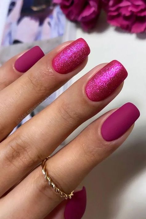 15 Trendy Hot Pink Nails With Glitter Designs You'll Adore - ZaiuBee Summer Manicure Designs, Popular Nail Art, Hot Pink Nails, Short Square Nails, Short Square Acrylic Nails, Gel Nail Colors, Manicures Designs, Short Nail Designs, Square Acrylic Nails