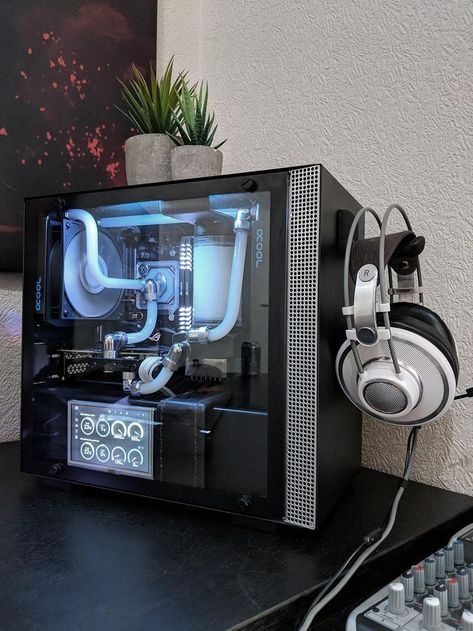 Best Pc Gaming Setup, Gaming Computer Room, Custom Gaming Computer, Pc Builds, Gaming Pc Build, Computer Desk Setup, Pc Build, Computer Build, Custom Computer