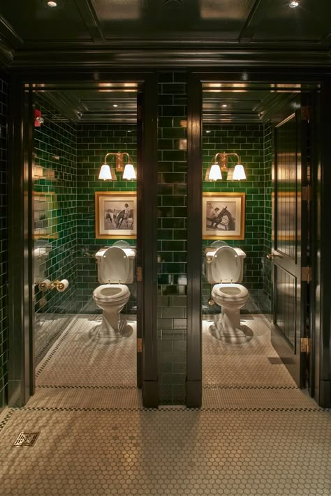 Polo Bar NYC New York — ALFREDO PAREDES Polo Bar Nyc, Polo Bar, Restaurant Bathroom, Restroom Design, Nyc Bars, Bar Interior Design, Bar Interior, Bar Design Restaurant, Green Bathroom