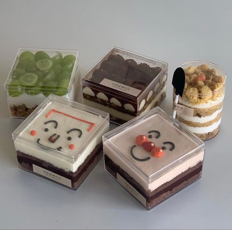 Dessert Boxes Packaging, Cake Squares, Cube Cake, Cap Cake, Dessert Box, Cake In A Can, Aesthetic Foods, Bread Man, Korean Cake