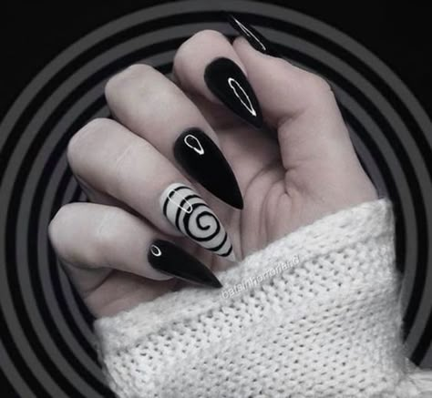 Black Nails With Design Ideas Almond, Motionless In White Nails, Goth Nails Almond, Gothic Gel Nails, Gothic Nails Coffin, Gothic Nails Stiletto, Goth Gel Nails, Simple Goth Nails, Goth Almond Nails