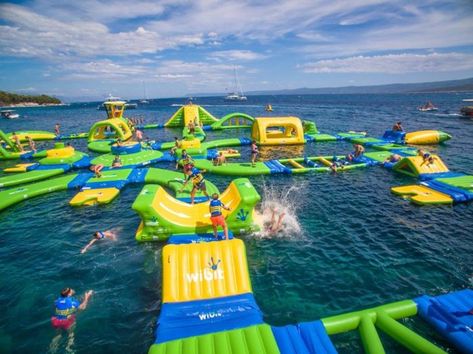 This Giant Inflatable Water Park Near Detroit Proves There’s Still A Kid In All Of Us Water Parks In Texas, Fun Water Parks, Bawah Air, Inflatable Water Park, Water Playground, Indiana Travel, Sport Park, Water Sports Activities, Lake Travis