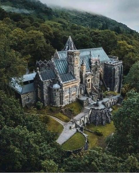 Witchy House, Scotland History, Small Castles, Castle Mansion, Castles In Scotland, Scotland Castles, Beautiful Castles, A Castle, City Landscape