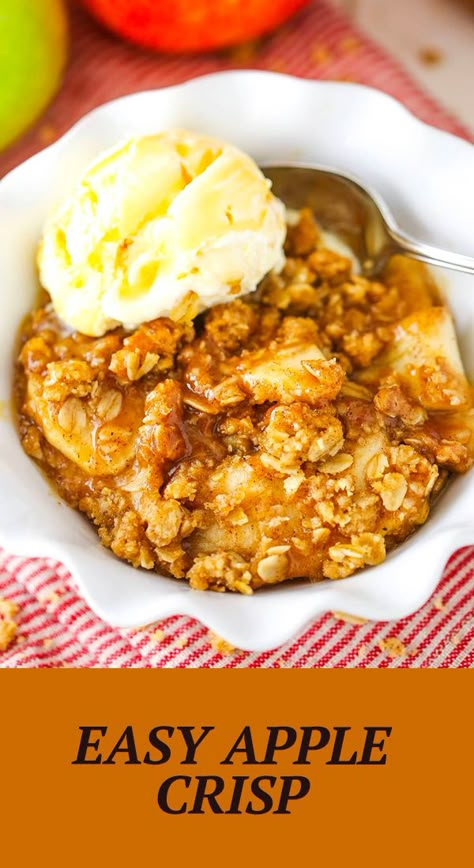 This easy apple crisp recipe is a classic dessert that makes you feel all warm and cozy! Made with cinnamon apples and a crunchy oat topping, all you need is a scoop of vanilla ice cream for the perfect fall dessert. Apple Crisp Without Oats, Apple Crisp With Oatmeal, Old Fashioned Apple Crisp, Apple Crisp Pie, Homemade Apple Crisp, Apple Crisp Topping, Oat Crumble Topping, Best Apple Crisp Recipe, Apple Crisp Cheesecake