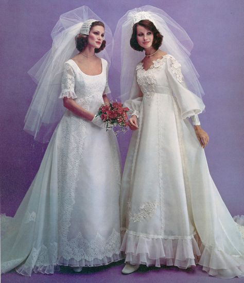 dozydawn 90s Wedding, Wedding Sleeves, Vintage Bridal Fashion, Chinese Princess Dress, 70s Wedding, Vintage Wedding Gowns, Bridal Gowns Vintage, Gowns Vintage, Runaway Bride