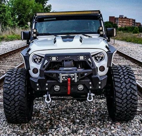 Super Dope Jeep Mobil Off Road, Auto Jeep, Cool Truck Accessories, Suv Jeep, Badass Jeep, Jeep Photos, Custom Jeep Wrangler, Jeep Mods, Wrangler Jeep